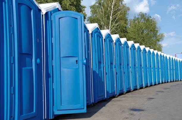 Porta potty delivery and setup in Red Oaks Mill, NY